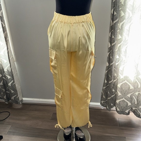 Forever 21 Pale Yellow Satin Cargo Pants - Picture 8 of 10